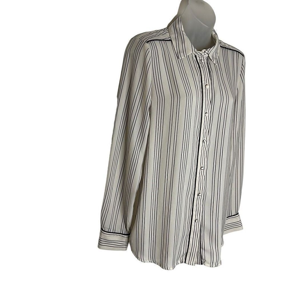 Who What Wear Pinstriped Button Down Small‎ - Picture 3 of 6